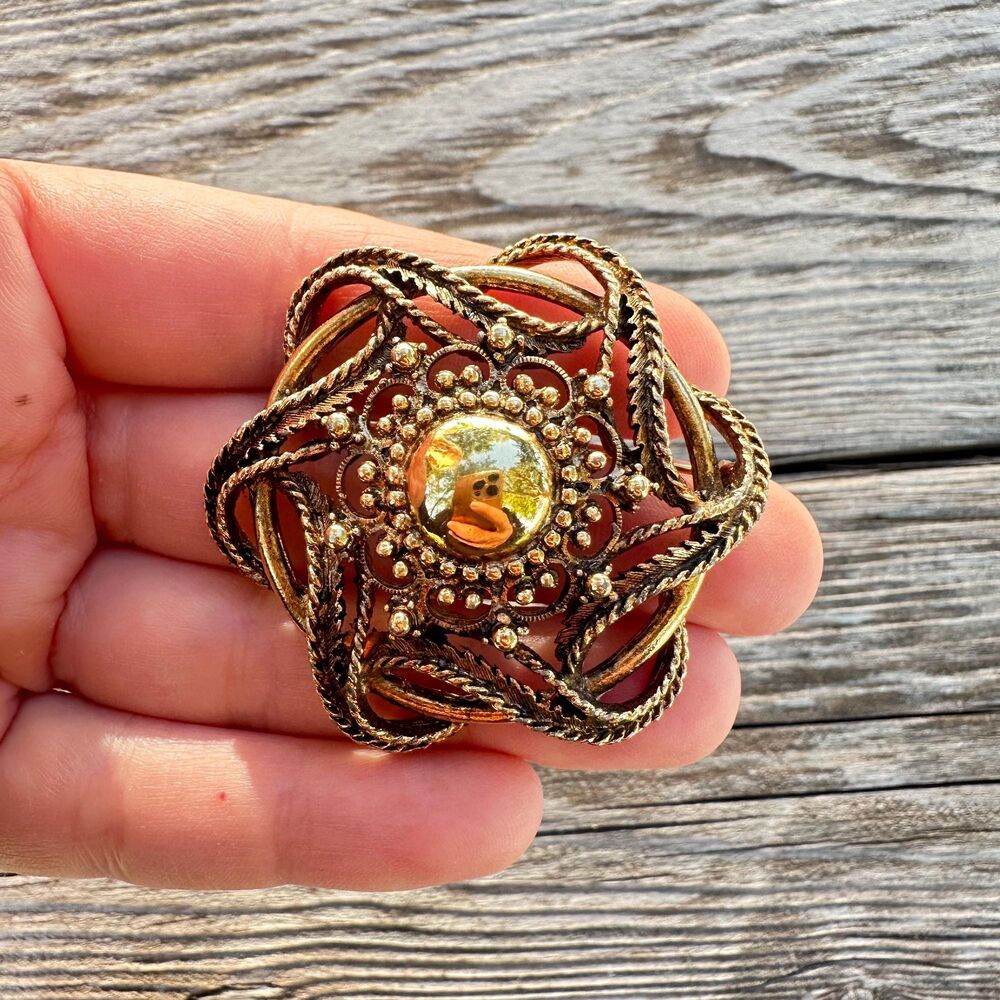 Vintage Jewelry Gold Tone Brooch Pin
